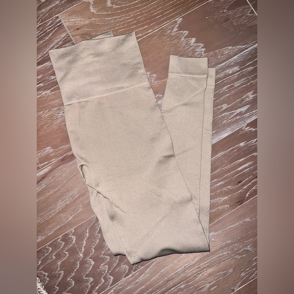 NEVER WORN Set Active Leggings
